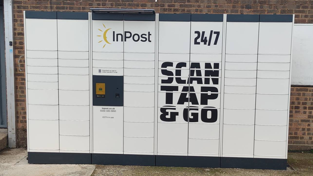 InPost's photo of the locker: InPost UK00373800