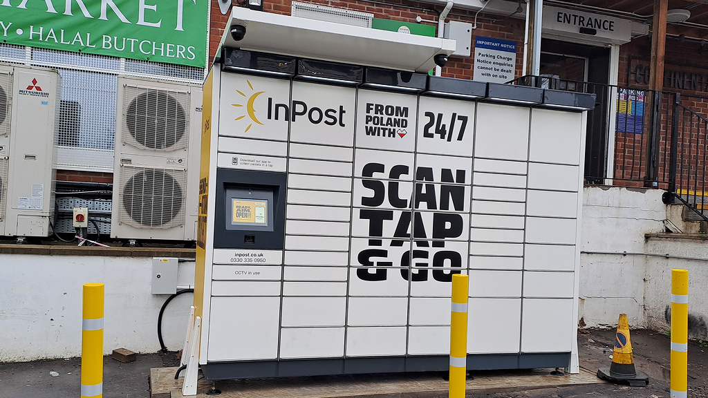 InPost's photo of the locker: InPost UK00272936