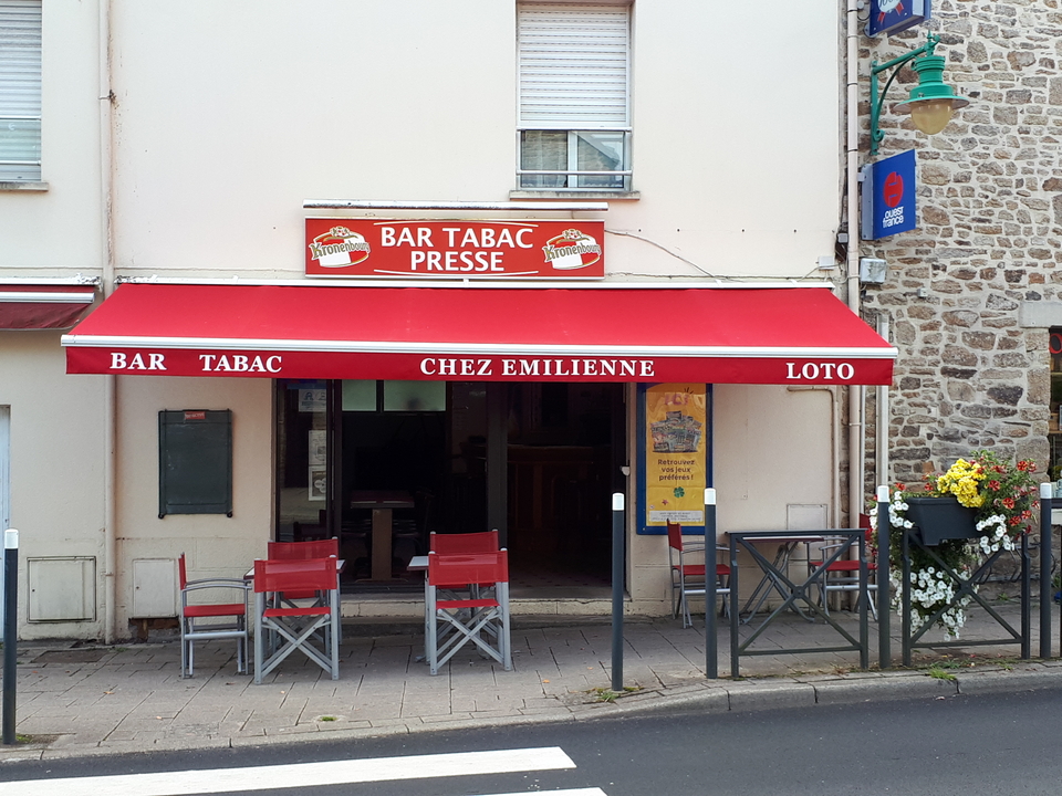 Chez Emilienne, 10 Place Anne de Bretagne, 56140 Pleucadeuc