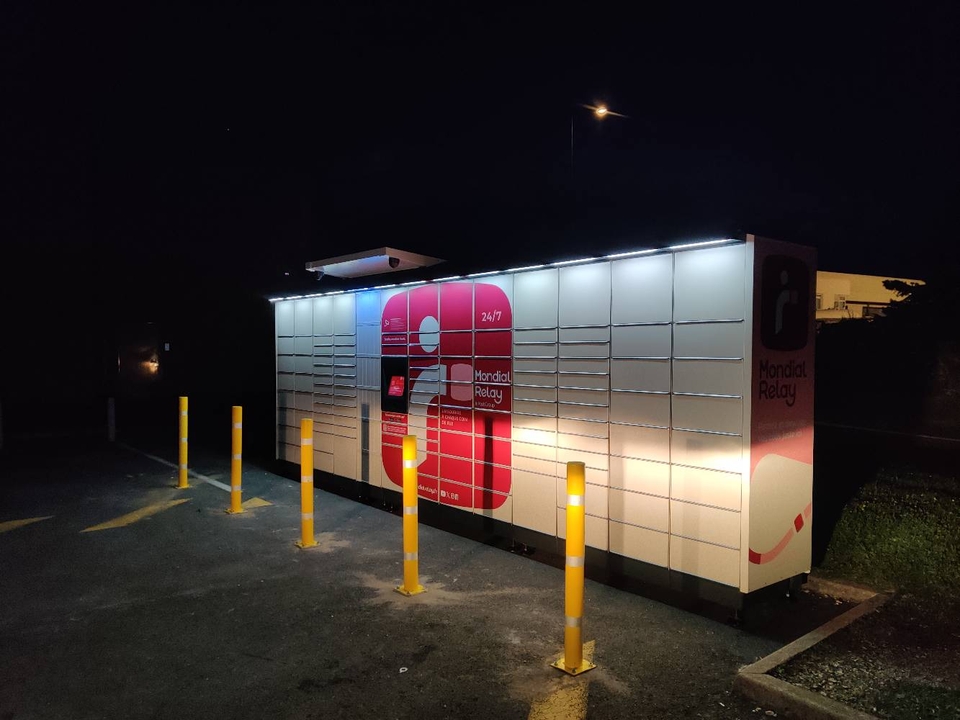 Locker 24/7 Carrefour Market 77510 Rebais, Rue du Pré Ancel, 77510 Rebais, France, 77510 Rebais