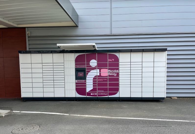 Locker 24/7 Intermarche Chazay, 8 Rue Marius Berliet, 69380 Chazay-d'Azergues