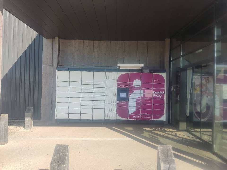 Locker 24/7 Super U Gennes Val, 85 Route de Doué, 49350 Gennes