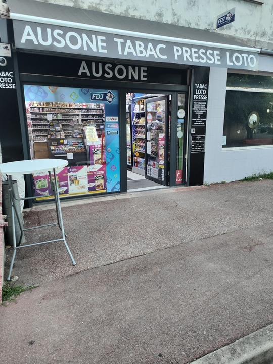 Tabac Presse Ausone, 30 Avenue Ausone, 33110 Le Bouscat