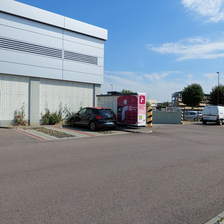 Locker 24/7 Lidl St Pierre, 120 Avenue de Bonport, 76320 Saint-Pierre-lès-Elbeuf