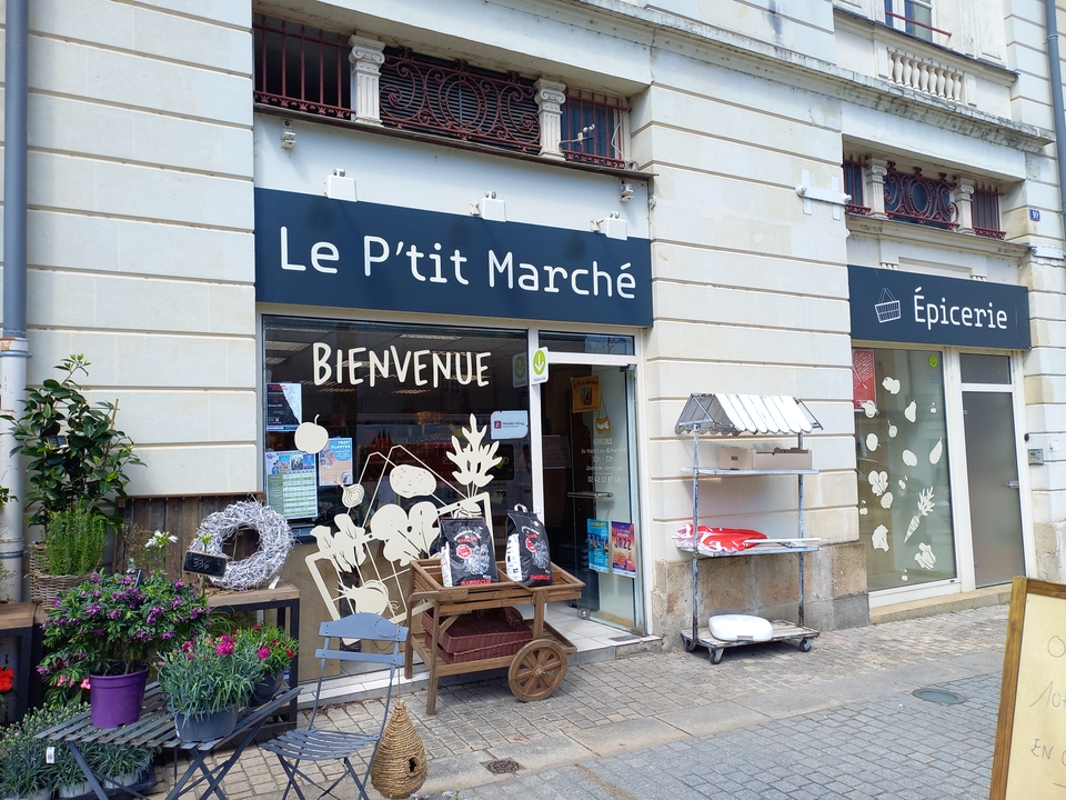 Le P'Tit Marché, 12 Place de la République, 53200 Château-Gontier-sur-Mayenne