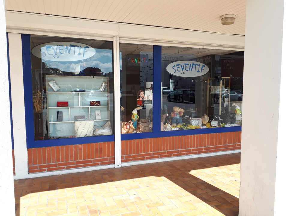 Seventifs, Place Paul Eluard, 59282 Douchy les Mines