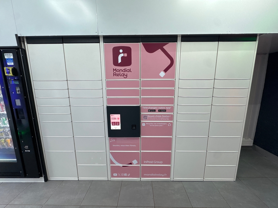 Locker 24/7 La Reine du Burger, 91 91 RN 6, 69400 Arnas