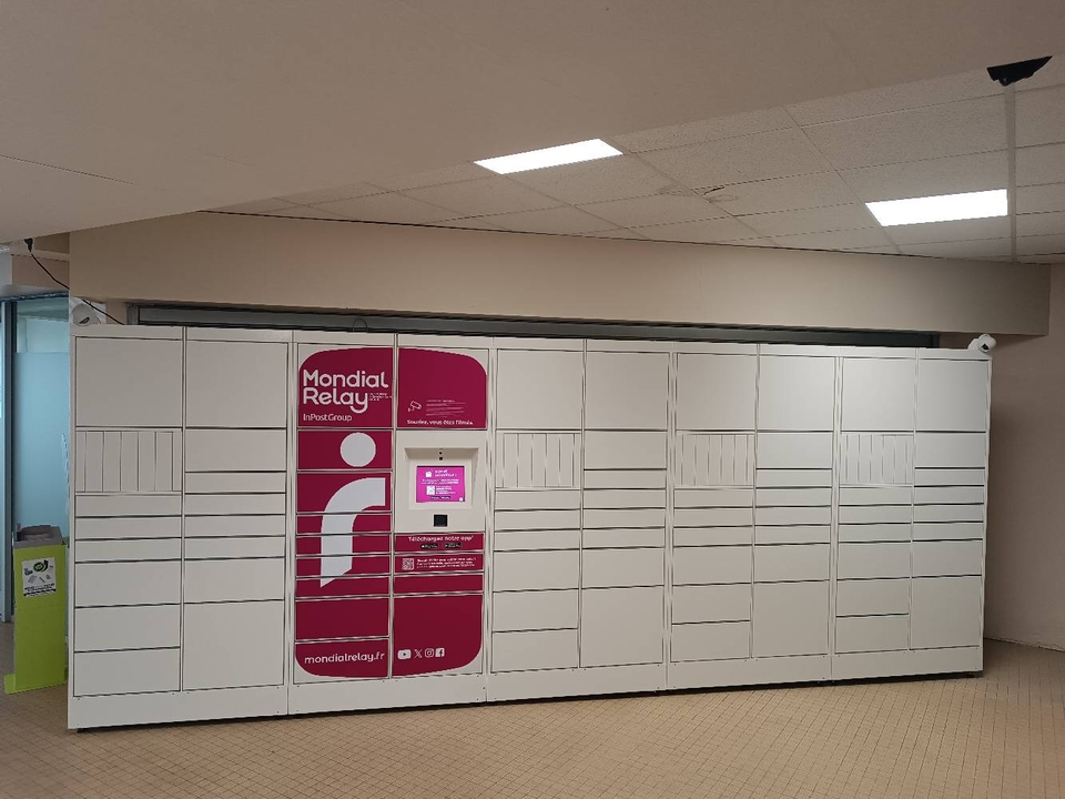 Locker Coccimarket Beaufort en Anjou, 9 9 Place Jeanne de Laval, 49250 Beaufort-en-Anjou