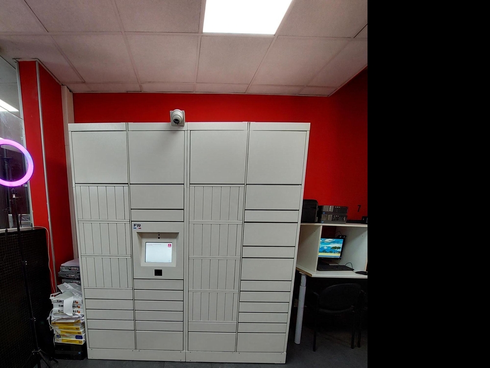Locker Inter Phone Pte de Montmartre 75018 Paris, 5 5 Avenue de la Porte de Montmartre, 75018 Paris