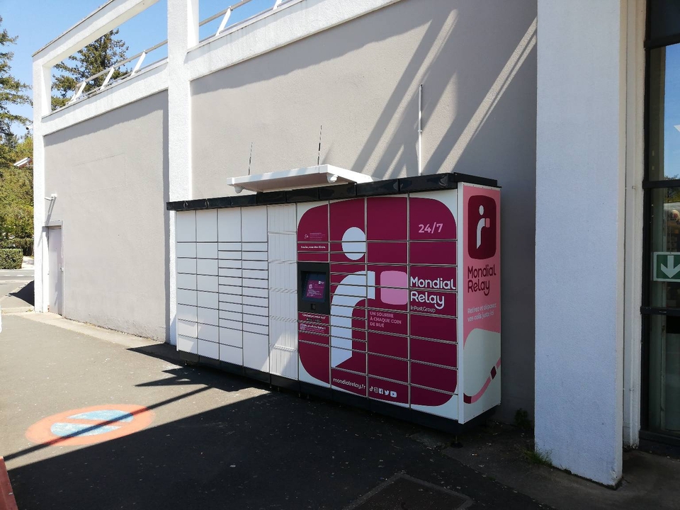 Locker 24/7 Carrefour Market Charnay-Lès-Mâcon, 23 Rue de la Chapelle, 71850 Charnay-lès-Mâcon