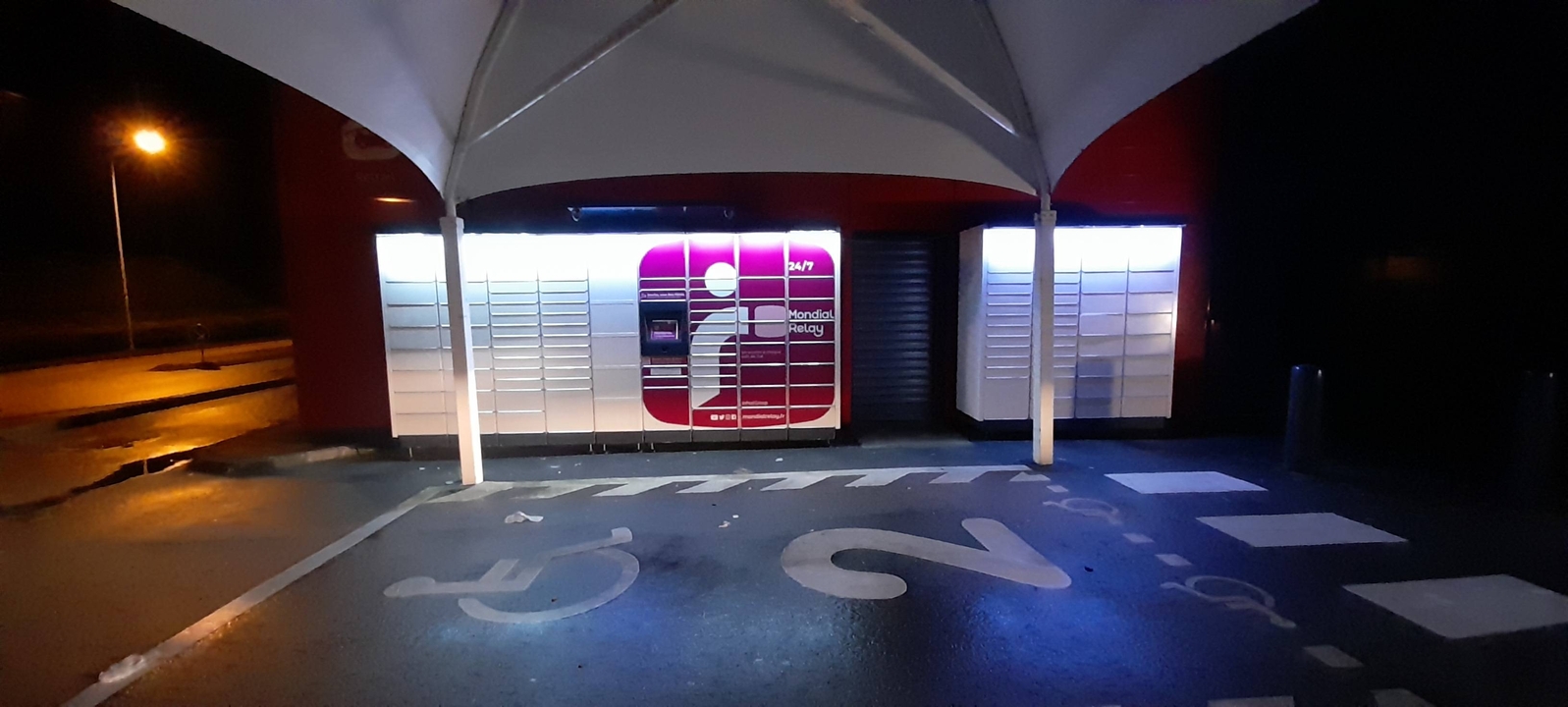 Locker 24/7 Carrefour Market 76110 Goderville, Route de Valmont, 76110 Goderville