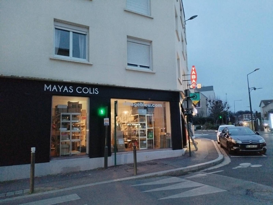 Mayas, 100 Rue de la Liberté, 92150 Suresnes