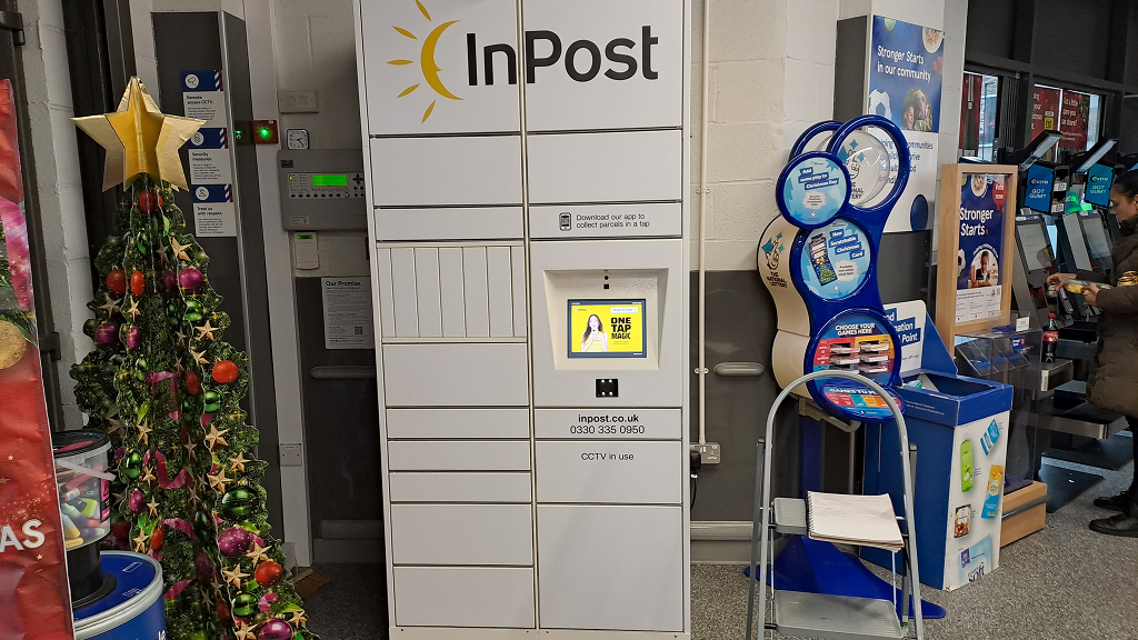 InPost's photo of the locker: InPost UK00193984