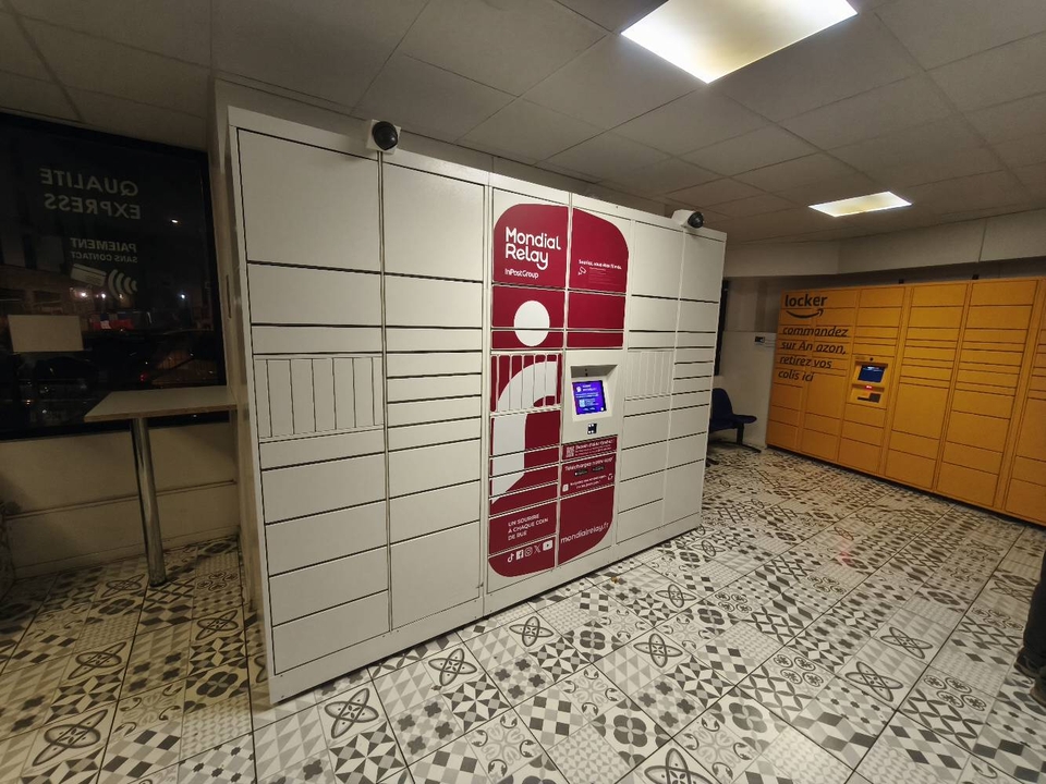 Locker Laverie, 36 36 Avenue de la Cour de France, 91260 Juvisy-sur-Orge
