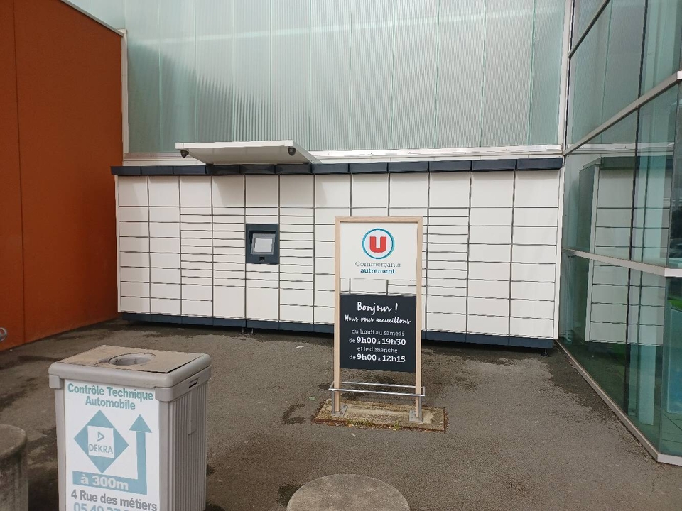 LOCKER 24/7 SUPER U Saint-Geor, 4 4 Avenue de l'Europe, 86130 Saint-Georges-lès-Baillargeaux