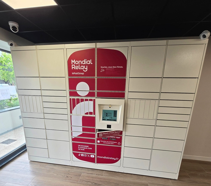 Locker Genas Laverie, 45 45 Rue de la République, 69740 Genas