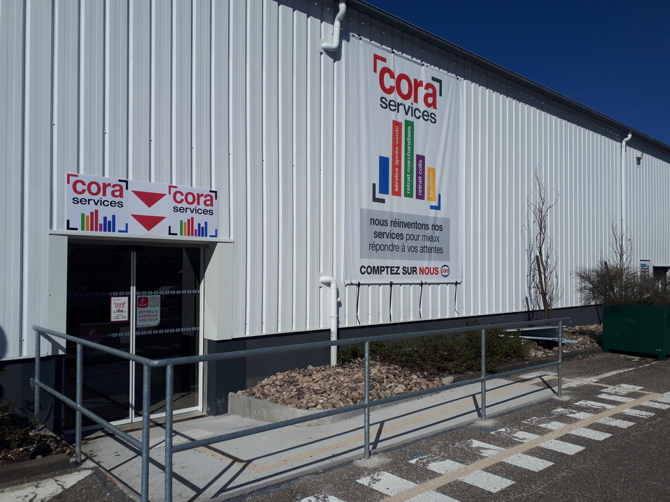 Carrefour Toul Pole Services, 678 Avenue du Général Bigeard, 54200 Toul
