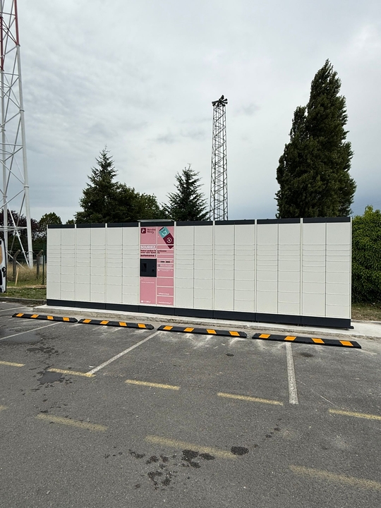 Locker 24/7 Carrefour Market Aubigny sur Nere, 26 26 Avenue Eugène Casella, 18700 Aubigny-sur-Nère