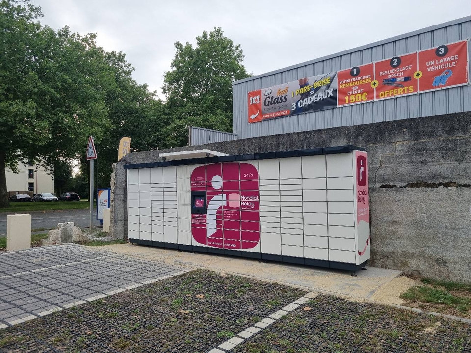 Locker 24/7 Parking d'Optical Center 80600 Doullens, 36 1 Bis Rue Jean Moulin, 80600 Doullens
