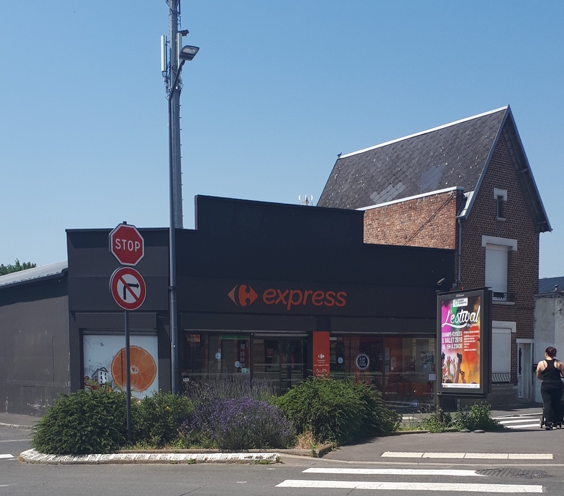 Carrefour Express, 35 Rue du Président J F Kennedy, 02100 Saint-Quentin