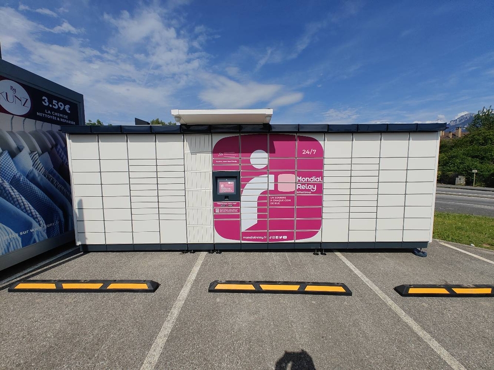 Locker 24/7 Carrefour Market La Roche Amancy, 80 80 Route de la Roche, 74800 Amancy