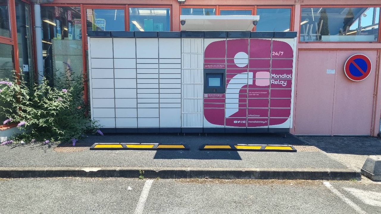 Locker 24/7 Mr Bricolage Combo, 69 69 Avenue d'Espagne, 64250 Cambo-les-Bains