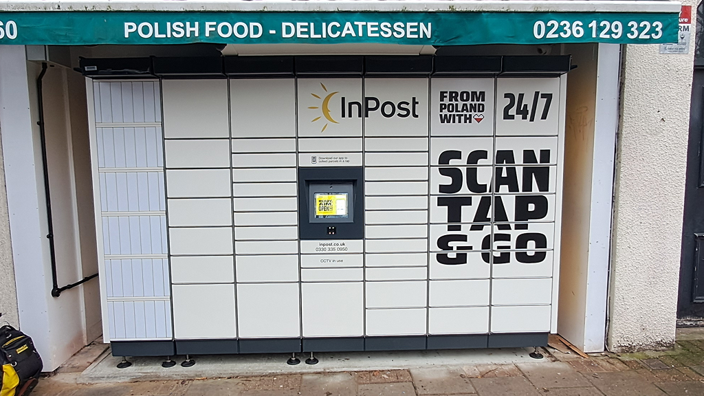 InPost's photo of the locker: InPost UK00373450