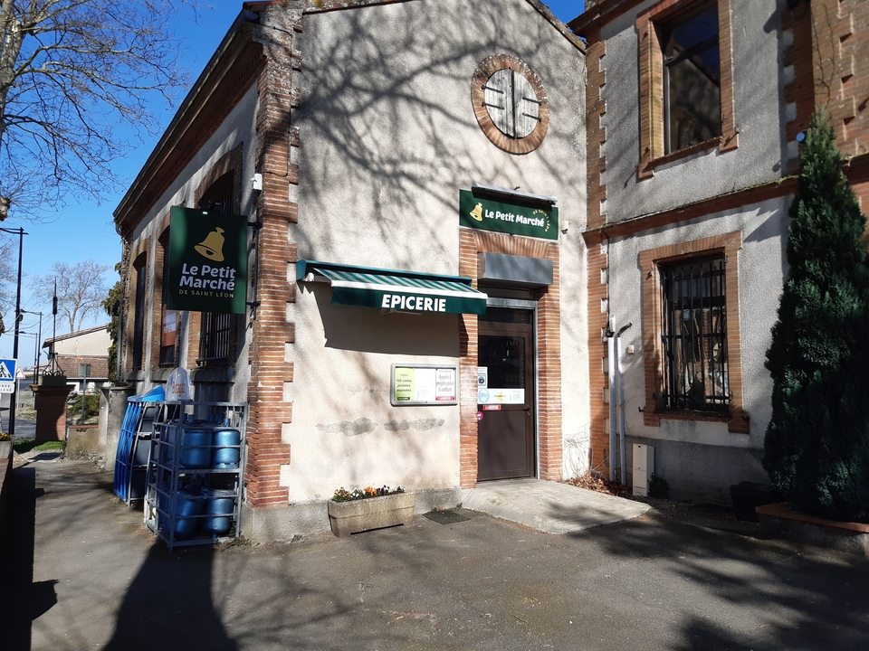 Le Petit Marche, 2 Place de la Bascule, 31560 Saint Leon