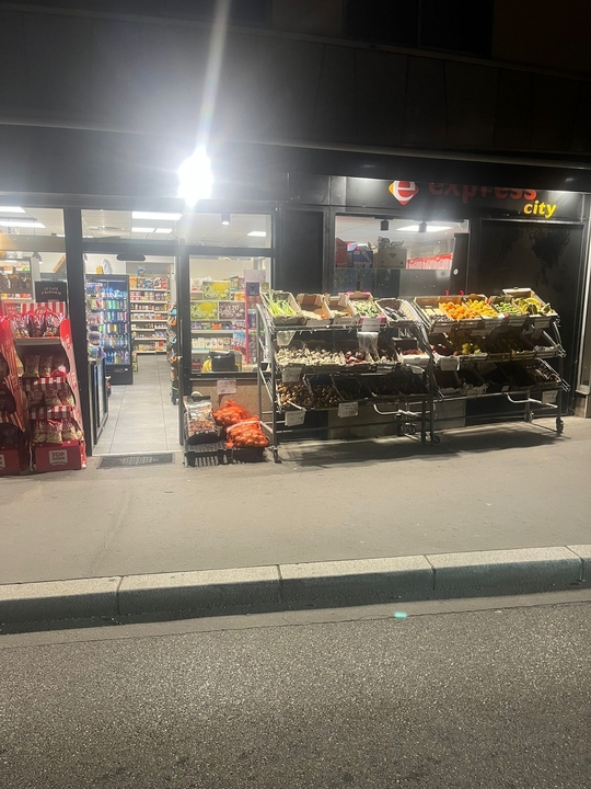Express City, 169 Cours Tolstoï, 69100 Villeurbanne