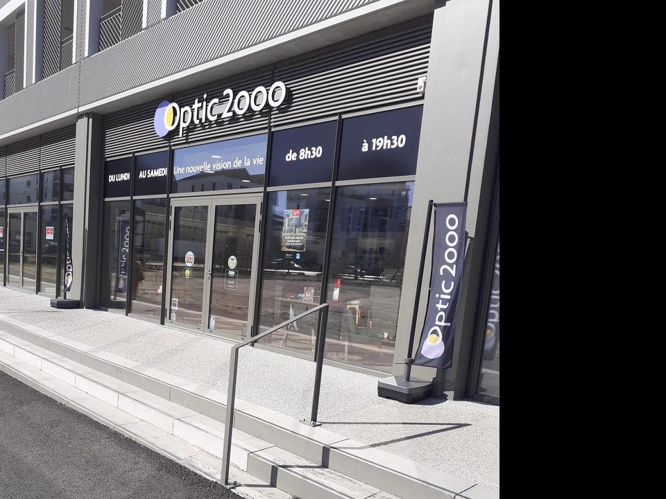 Optique 2000, 1 Quai Armand Lalande, 33300 Bordeaux