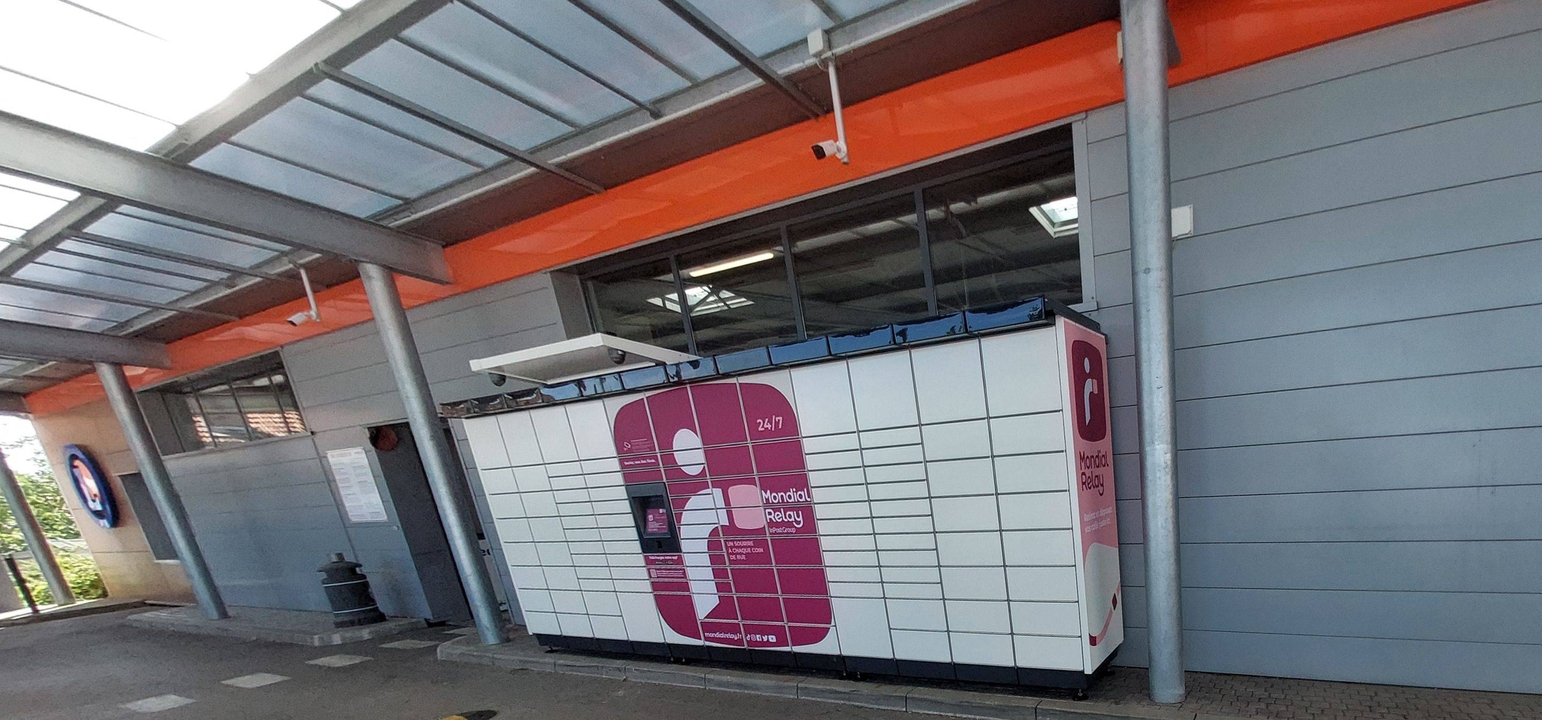 Locker 24/7 E.Leclerc Drive 52200 Saints-Geosmes, 7 9 Route de Dijon, 52200 Saints-Geosmes