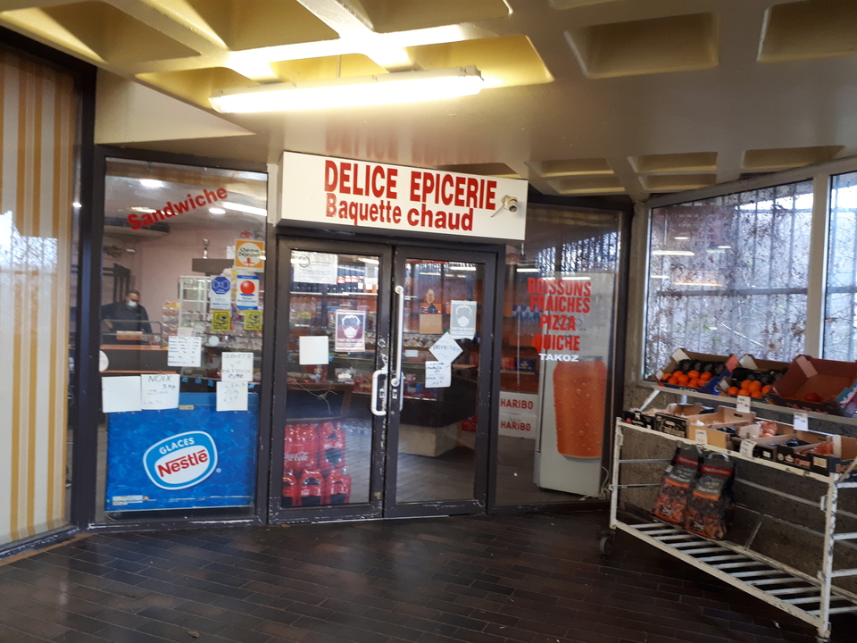 Delice Baguette 10 Bis Traverse de la Pivoliere, Centre commercial Servenoble, 38090 Villefontaine