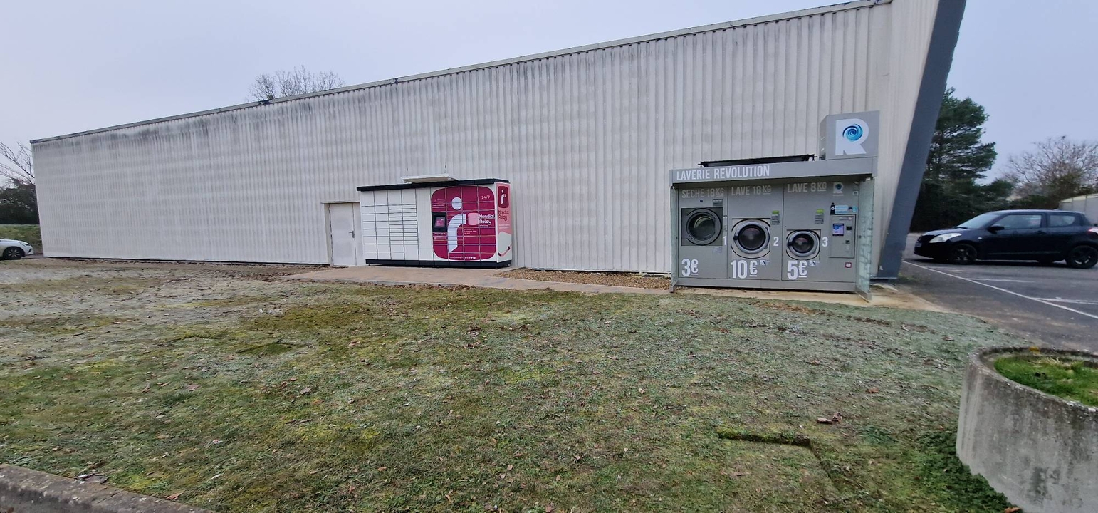 Locker 24/7 Carrefour Contact 18570 La Chapelle-Saint-Ursin, 3B Rue des Acacias, 18570 La Chapelle-Saint-Ursin