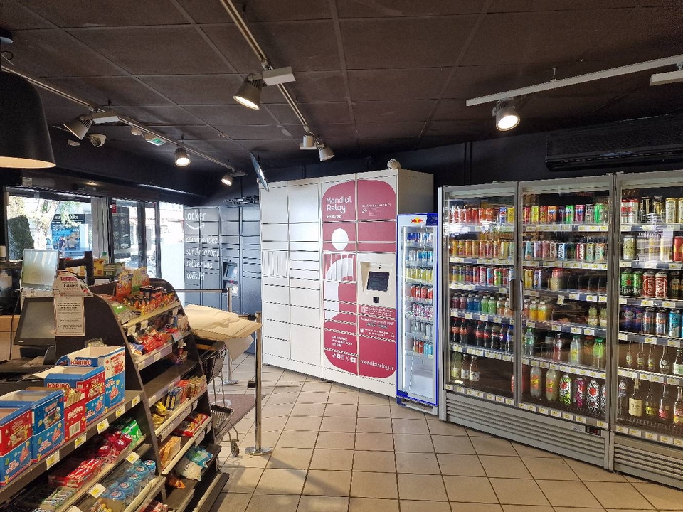 Locker Casino shop, 23 23 Avenue Jeanne d'Arc, 38100 Grenoble