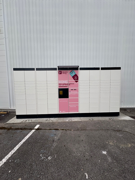 Locker 24/7 Wanted Shoes & Fashion, 2345 2345 Avenue des Vallées, 74300 Thyez