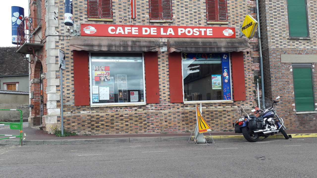 Le Cafe de la Poste, 23 rue de la Mairie, 89100 Soucy