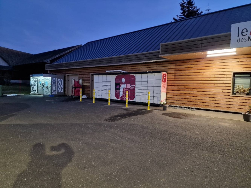 Locker 24/7 Relais Des Mousquetaires Marcenat, 28 28 Route du Cezallier, 15190 Marcenat