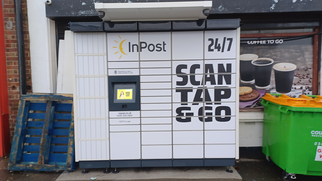 Foto del casillero de InPost: InPost UK00231932