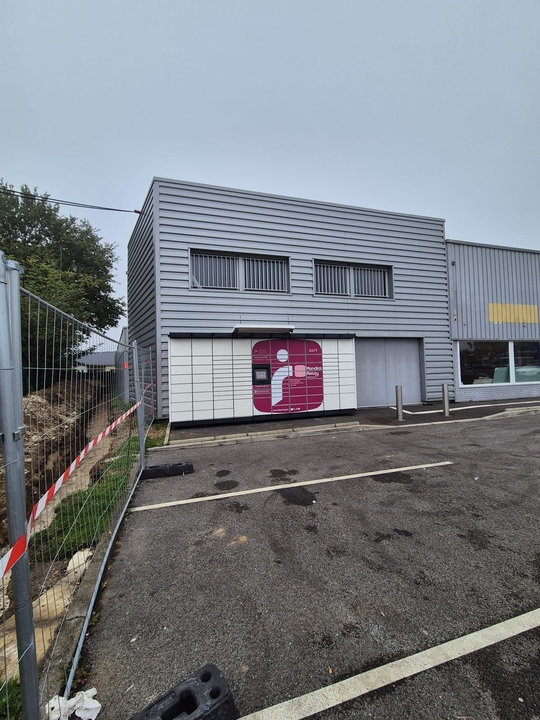 Locker 24/7 Intermarché 77610 Fontenay-Trésigny, 40 40 Rue Bertaux, 77610 Fontenay-Trésigny