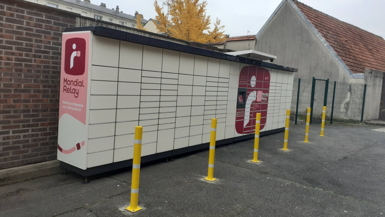 Locker 24/7 Esso Express Auron 18000 Bourges, 12 Rue Jean-Jacques Rousseau, 18000 Bourges