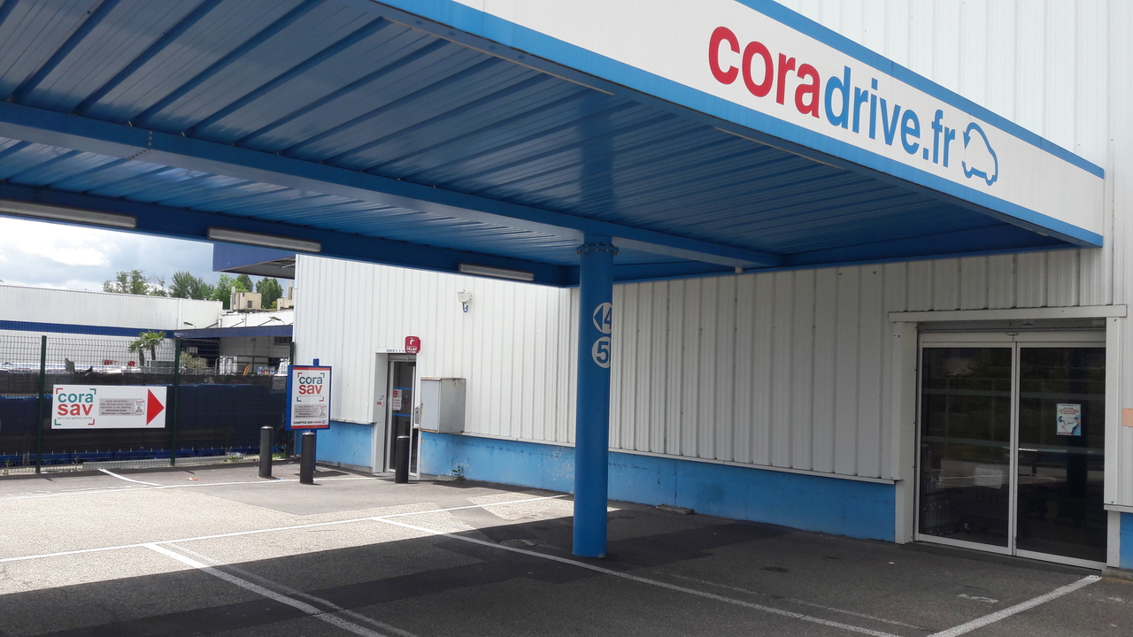 Carrefour Auxerre-Moneteau Pole Services A Cote du Drive, 53 Avenue de Paris, 89470 Moneteau