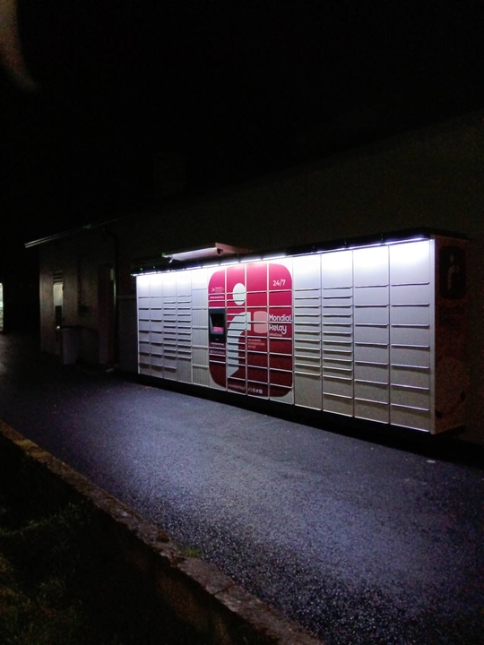 Locker 24/7 Cerrefour Sy Philbert de Bouaine, 7 14 Place Verdon, 85660 Saint-Philbert-de-Bouaine