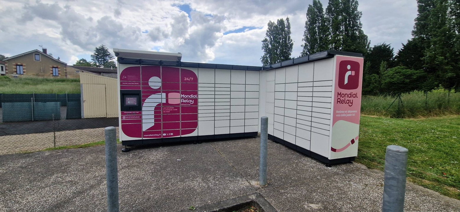 Locker 24/7 Carrefour Burie, 20 20 Boulevard Goulebenèze, 17770 Burie