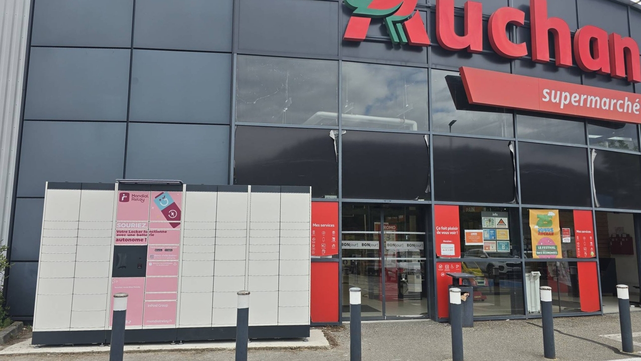 Locker 24/7 Auchan, 1 1 Rue de l'Industrie, 68550 Saint-Amarin