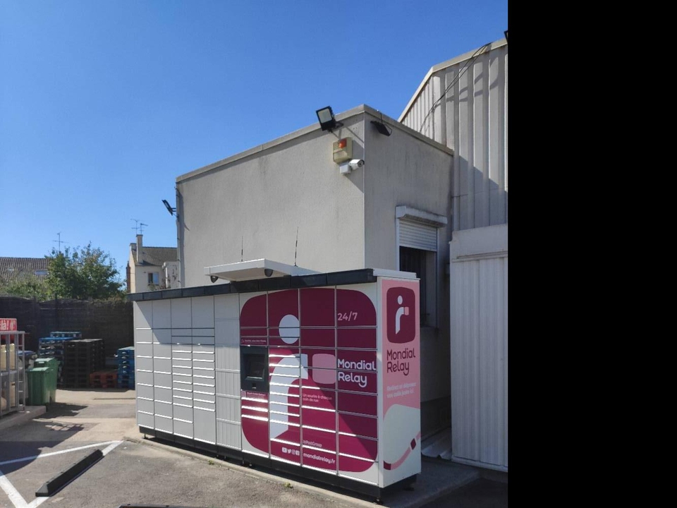 Locker 24/7 Intermarche Neris les Bains, 21 21 Place du 8 Mai 1945, 03310 Néris-les-Bains