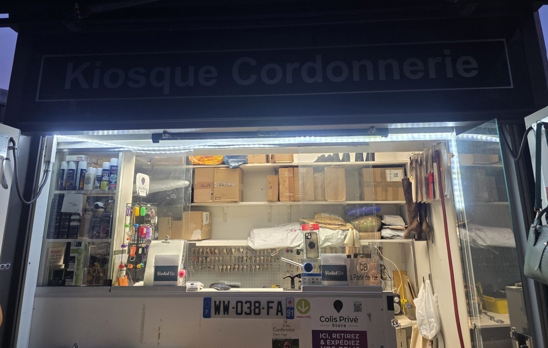 Kiosque Cordonnerie de Chatou, 10 Avenue Guy de Maupassant, 78400 Chatou