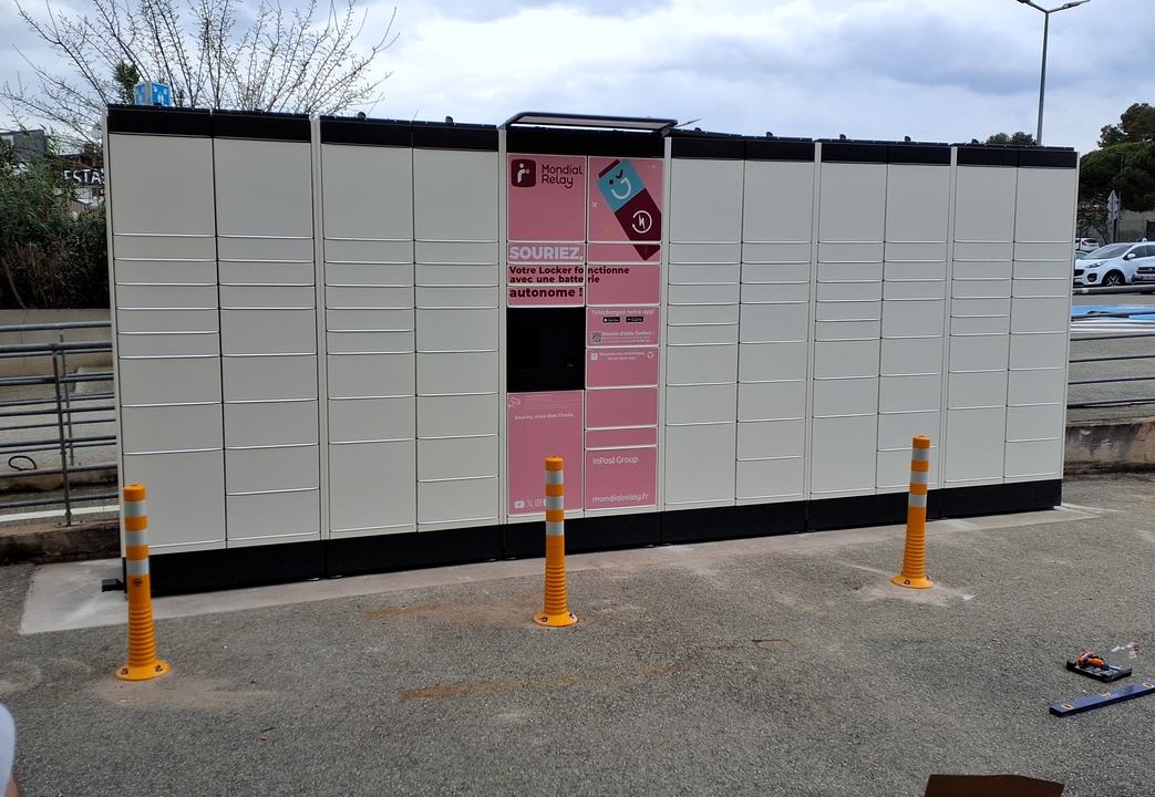 Locker Ikea 24/7, 12 12 Chemin de la Bastide Blanche, 13127 Vitrolles