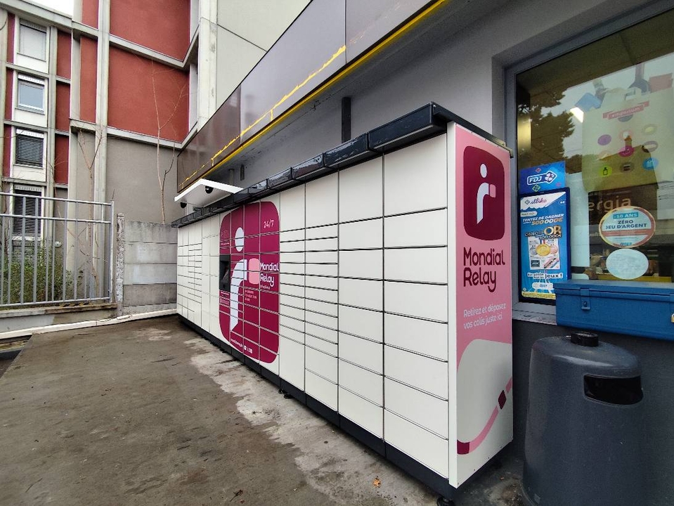Locker 24/7 Eni 69100 Villeurbanne, 112 B 112 B rue Léon Blum, 69100 Villeurbanne