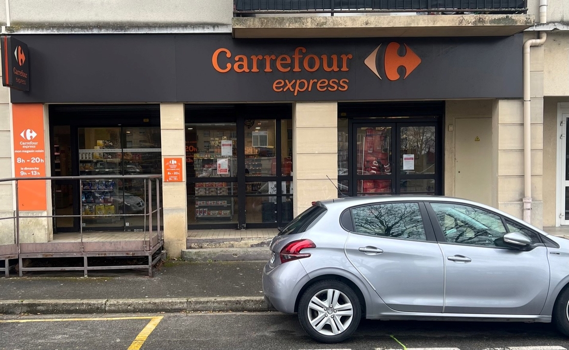 Carrefour Express St Leu d'Esserent, 7 Rue Sauveterre, 60340 Saint-Leu-d'Esserent