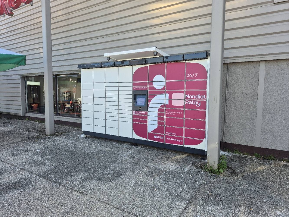 Locker 24/7 Carrefour Market 57970 Yutz, 173 173 Avenue des Nations, 57970 Yutz